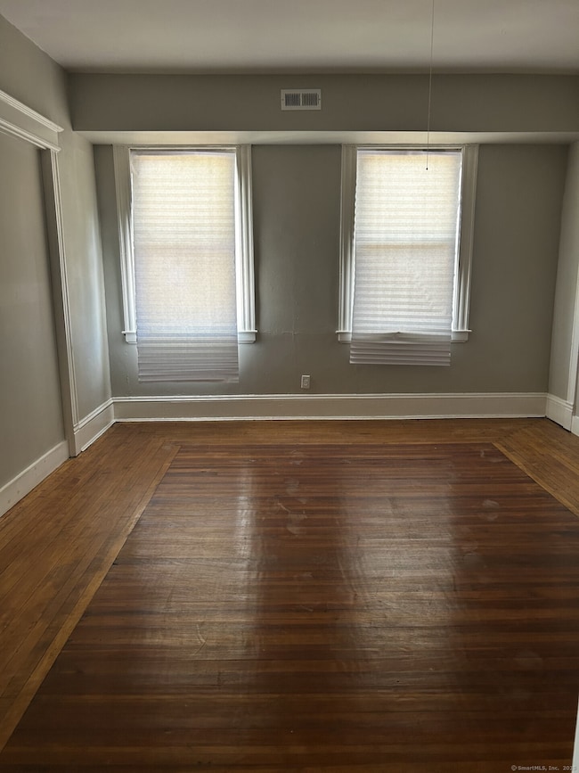 155 Washington St unit 8, New Britain, CT 06051 - photo 3