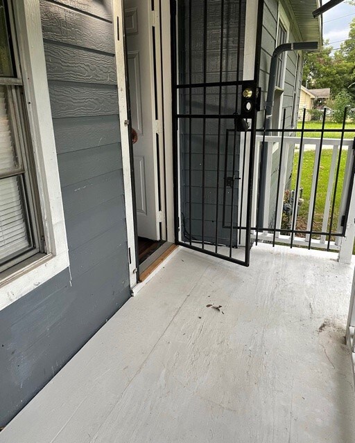 6517 Shotwell St, Houston, TX 77028 - photo 2