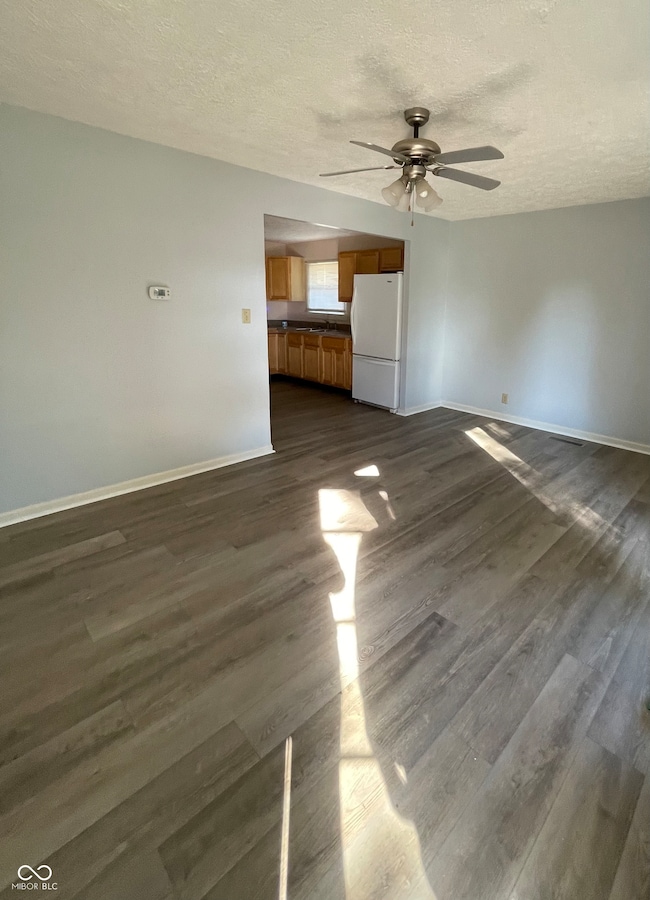 624 Sweetbriar Ave, Whiteland, IN 46184 - photo 3