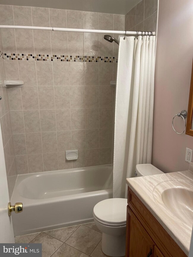 2095 Hopewood Dr, Falls Church, VA 22043 - photo 4