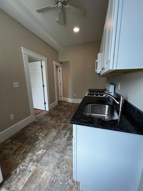 28 Poplar St unit 4, Danvers, MA 01923 - photo 2