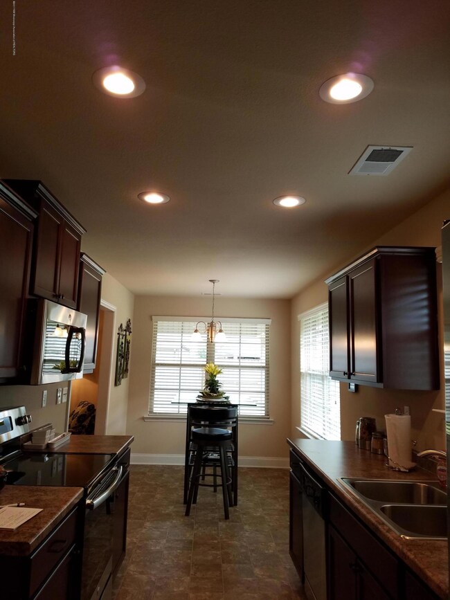 STAGGERED CABINETS