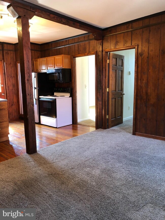 107 W Back Alley, Shepherdstown, WV 25443 - photo 7