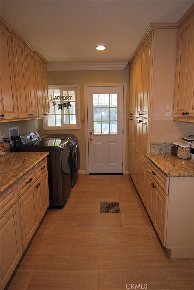 4148 Country Club Dr, Lakewood, CA 90712 - photo 6