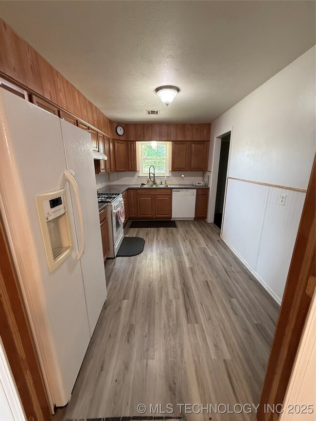 32061 S Highway 69, Big Cabin, OK 74332 - photo 6