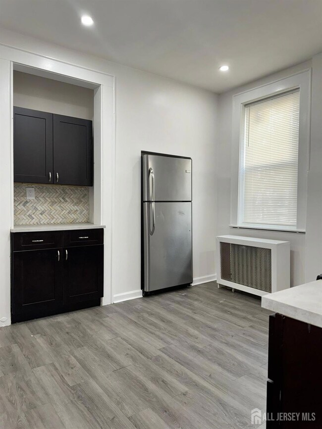 446 N 11th St unit 1R, Newark, NJ 07107 - photo 2