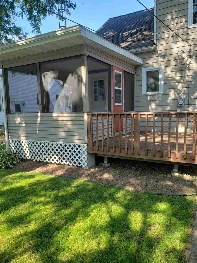 611 Cochrane St, Waupun, WI 53963 - photo 4