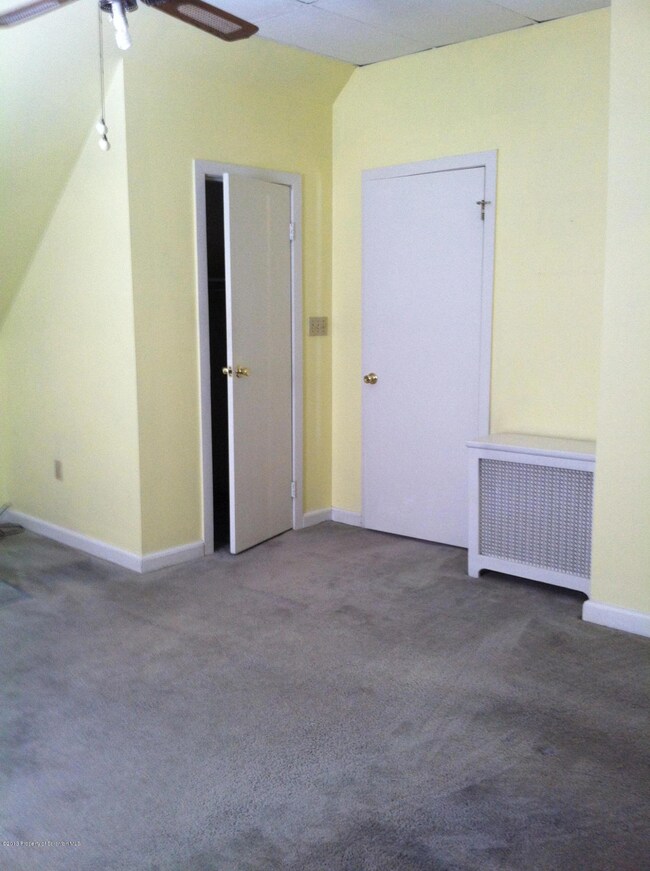 219 Terrace St, Dunmore, PA 18512 - photo 3