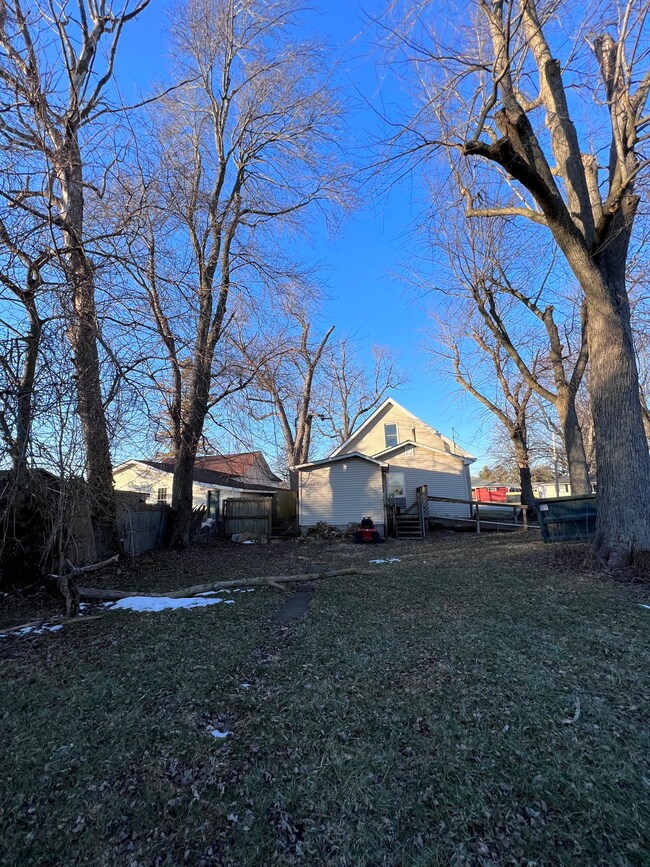 411 E Pike St, Kirklin, IN 46050 - photo 4