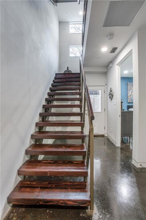 Floating staircase