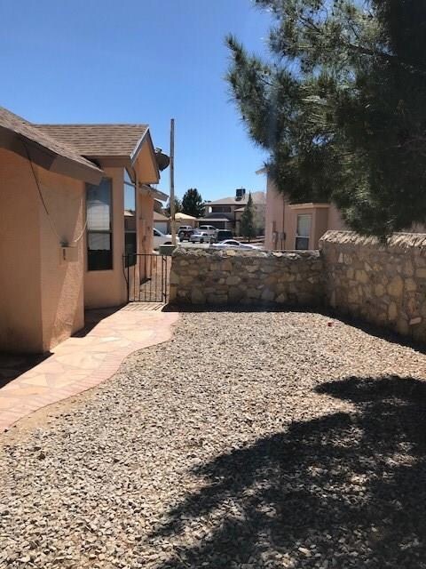 14329 Desert Crest Way, Horizon City, TX 79928 - photo 3