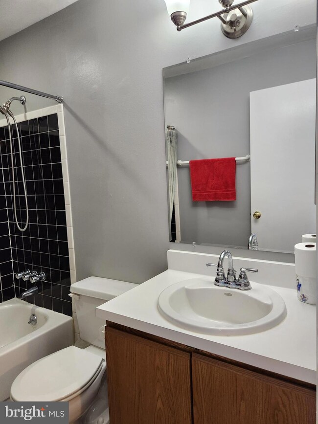 931 Northridge Dr unit 103-B, Eagleville, PA 19403 - photo 4