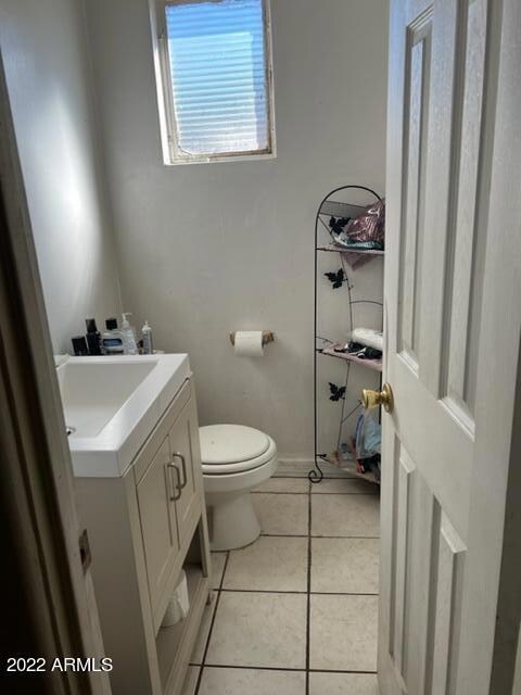 Solano half bath