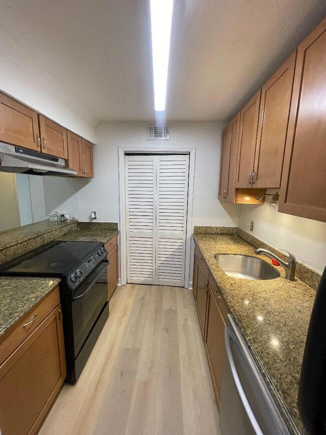 2303 N Congress Ave unit 11, Boynton Beach, FL 33426 - photo 4