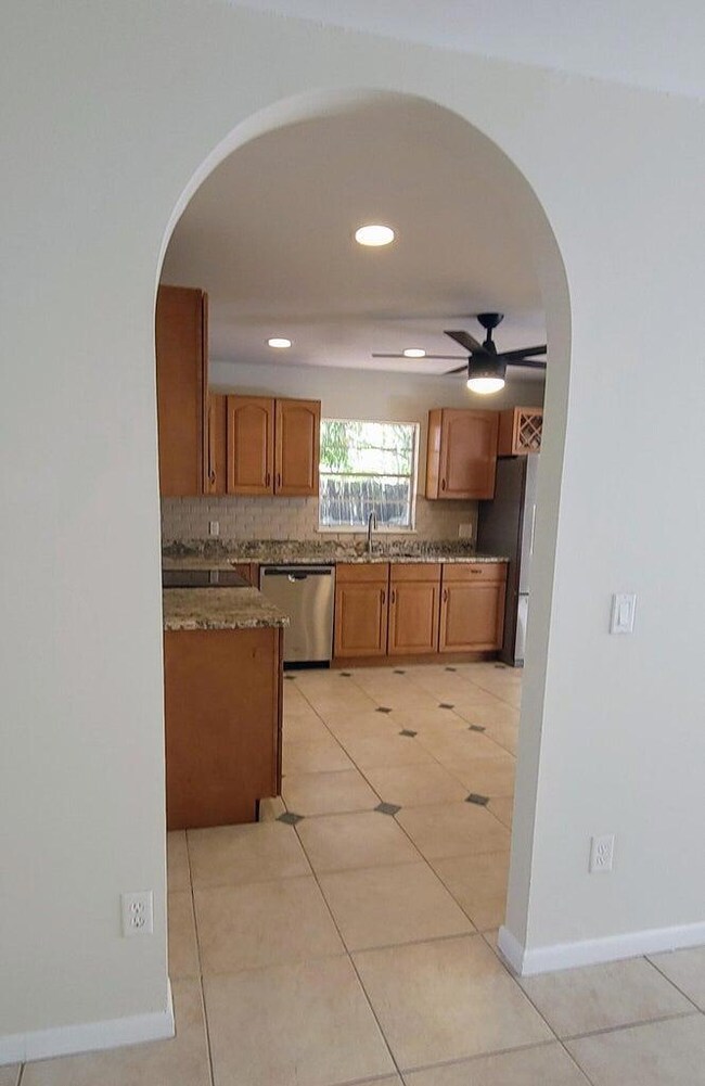 928 NE Maranta Terrado, Jensen Beach, FL 34957 - photo 4