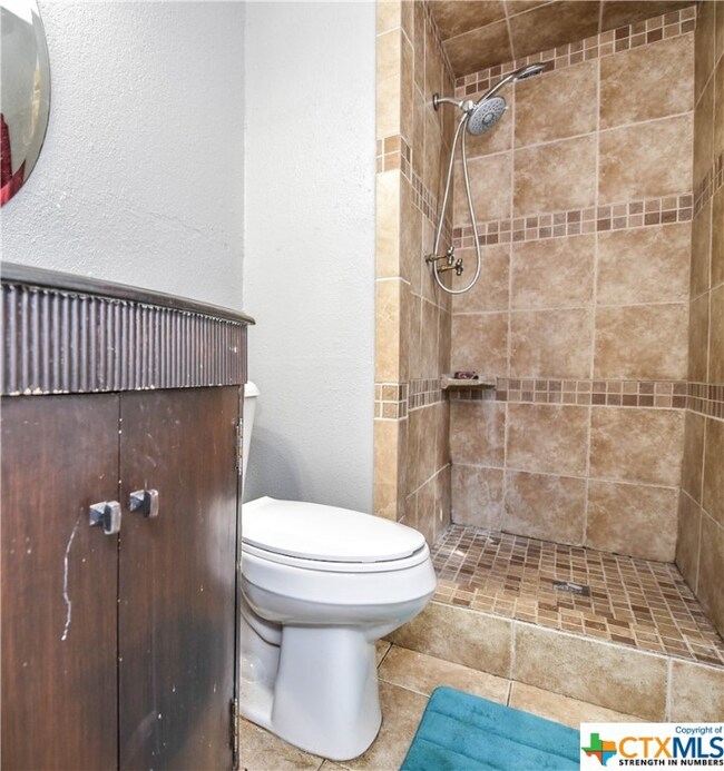 1006 N 4th St, Copperas Cove, TX 76522 - photo 7