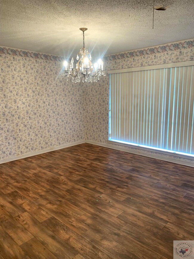 921 Mimosa Dr, Wake Village, TX 75501 - photo 3