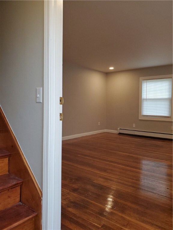 Front entrance  to living room and second floor
