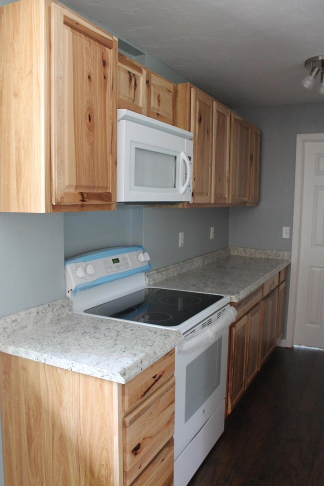 232 Sleepy Hollow Dr unit 9, Kimberling City, MO 65686 - photo 3