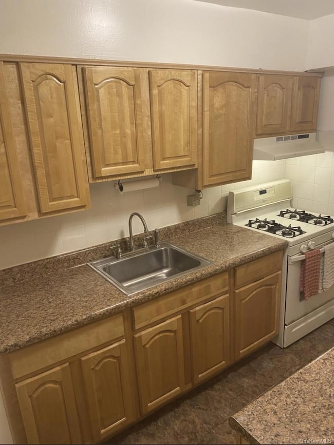 2385 Barker Ave unit 5L, Bronx, NY 10467 - photo 4