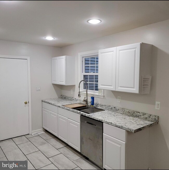 5179 Stone House Village Ct, Sykesville, MD 21784 - photo 6