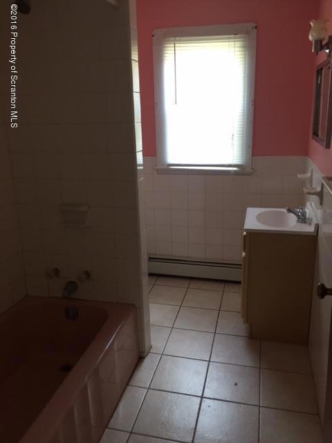 1402 Schlager St unit 1404, Scranton, PA 18504 - photo 7