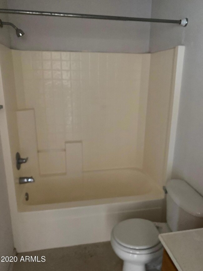 4015 N Montezuma Dr unit D, Eloy, AZ 85131 - photo 7