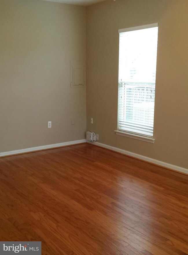 8731 Orchard Green Ct, Odenton, MD 21113 - photo 7