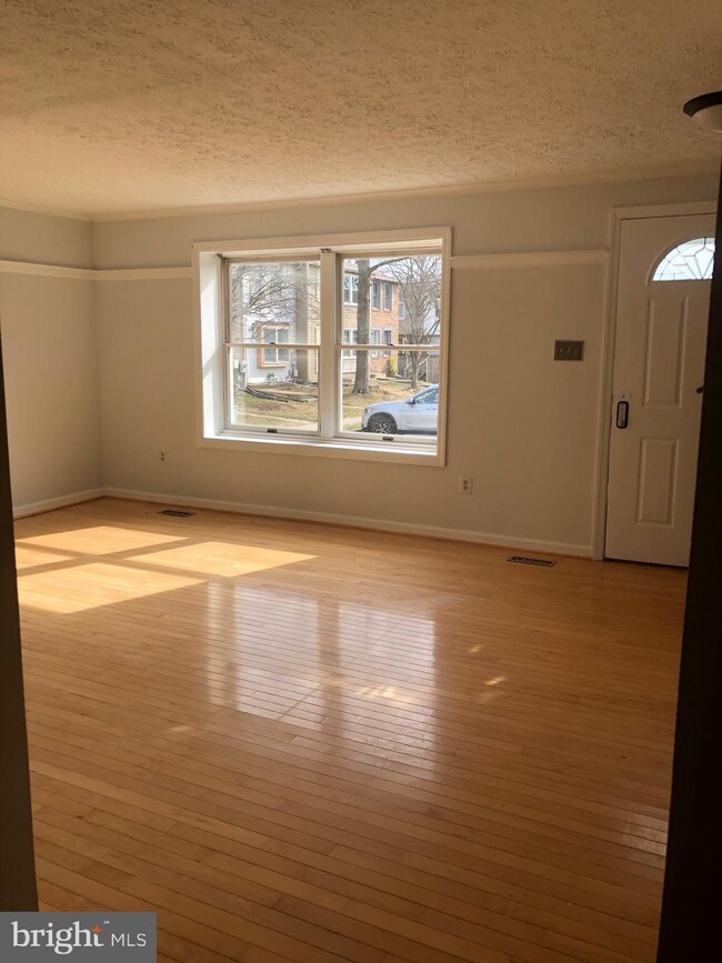 9326 Cross Timbers Ct, Laurel, MD 20723 - photo 5