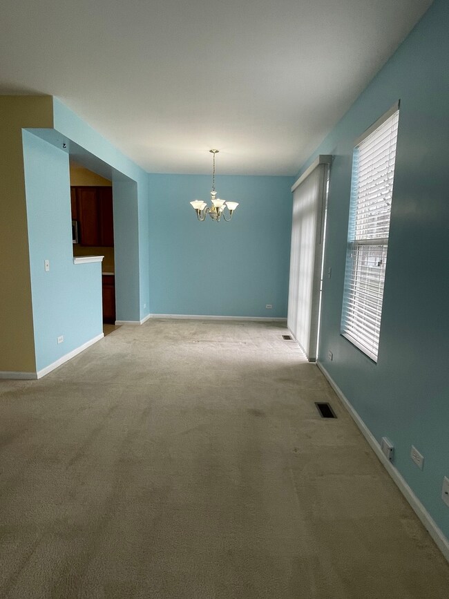 24012 Walnut Cir unit 181703, Plainfield, IL 60585 - photo 5