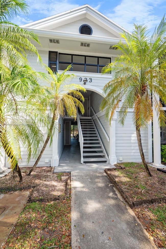 933 NE 199th St unit 207, Miami, FL 33179 - photo 3