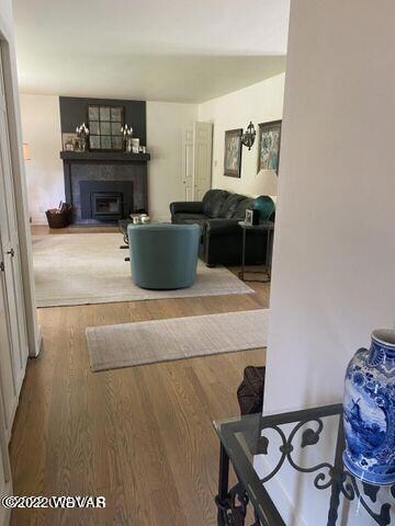 6 LR from Foyer