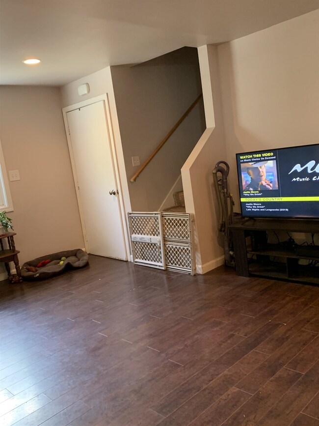 419 Deerpath Ln, Pembroke, NH 03275 - photo 5