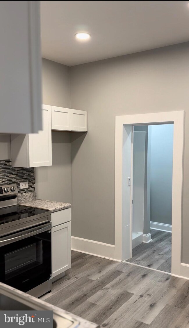 521 Windsor St, Reading, PA 19601 - photo 7