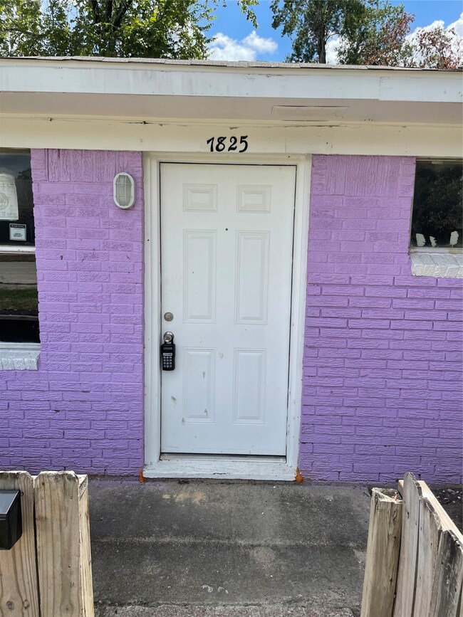 7825 Glass St, Houston, TX 77016 - photo 3