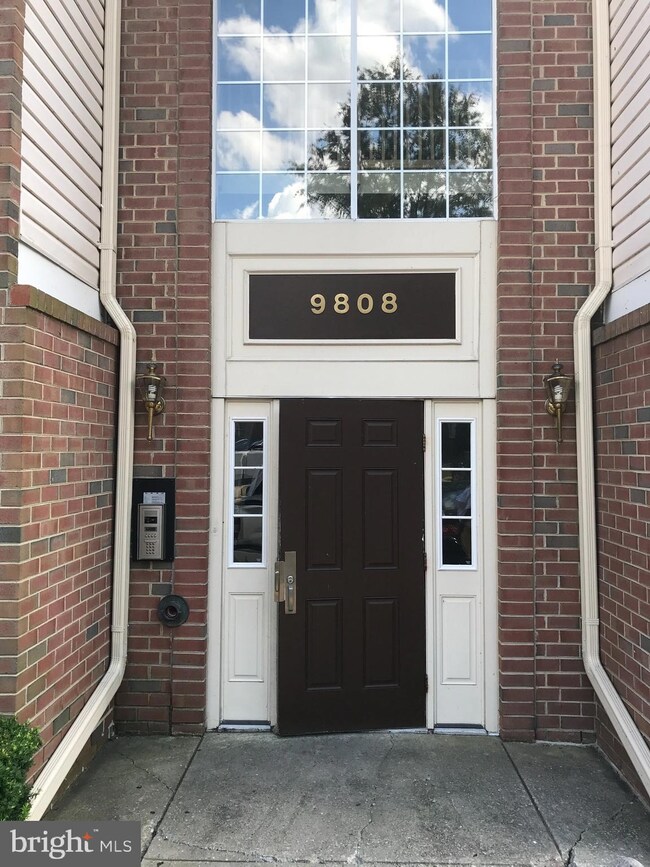 9808 Lake Pointe Ct unit 301, Upper Marlboro, MD 20774 - photo 2