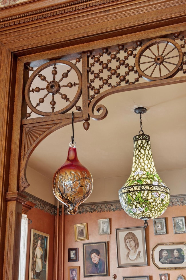 957 Ashland Ave, Saint Paul, MN 55104 - photo 2