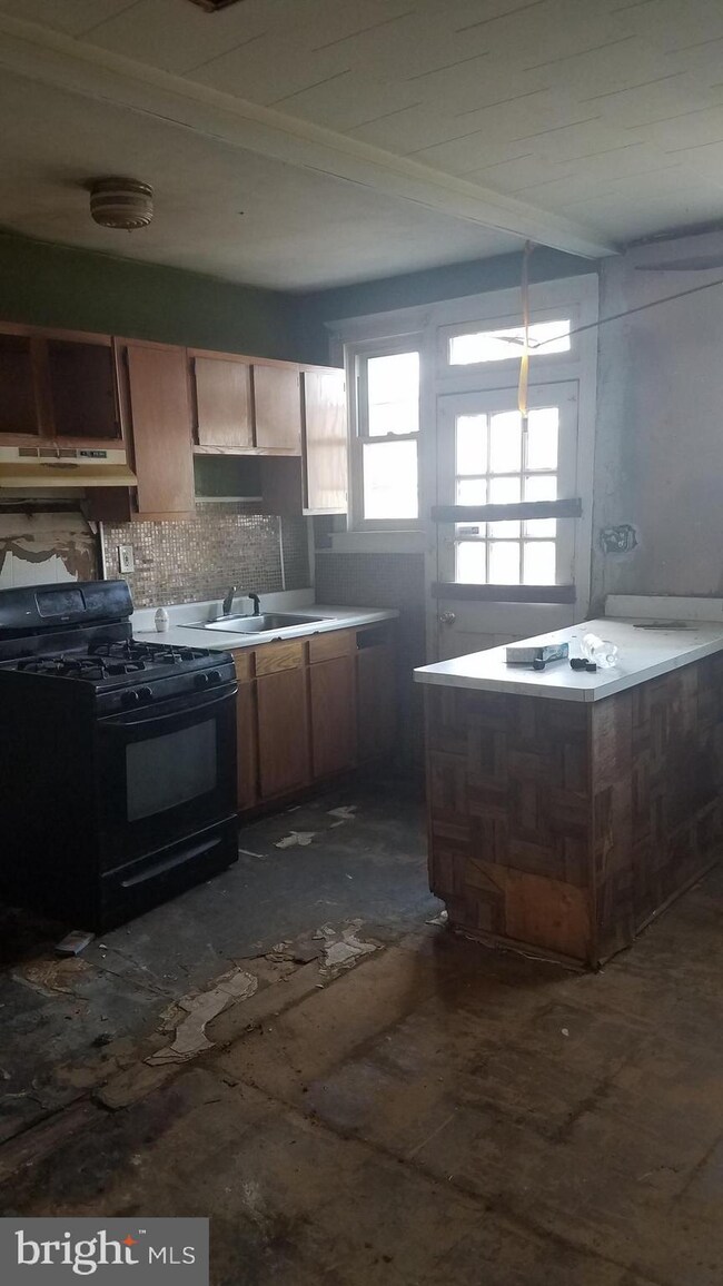 3418 Lyndale Ave, Baltimore, MD 21213 - photo 3