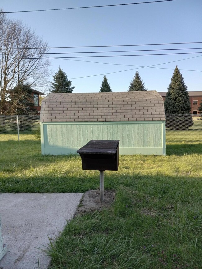 1596 Eastfield Dr N, Columbus, OH 43223 - photo 2