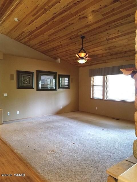 004_LIVING ROOM
