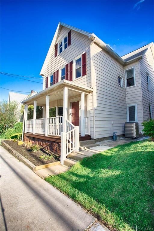 307 Mauch Chunk St, Nazareth, PA 18064 - photo 2