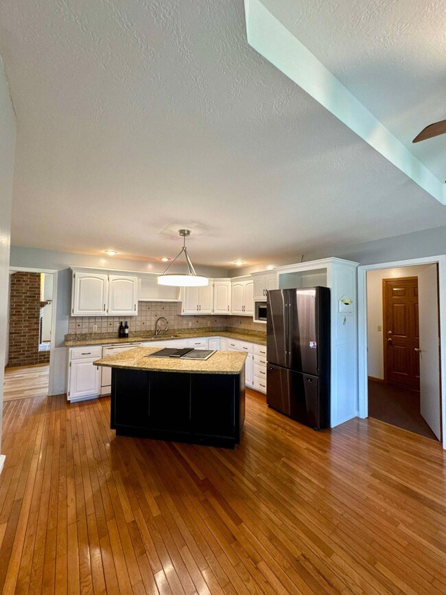 905 Park St, Nixa, MO 65714 - photo 7