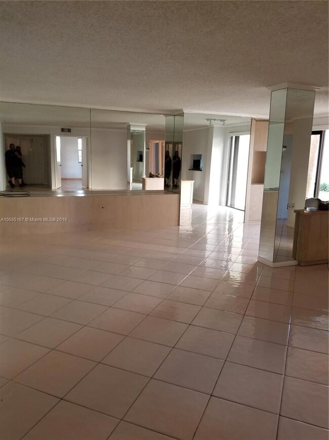 3570 Magellan Cir unit 2262, Miami, FL 33180 - photo 4