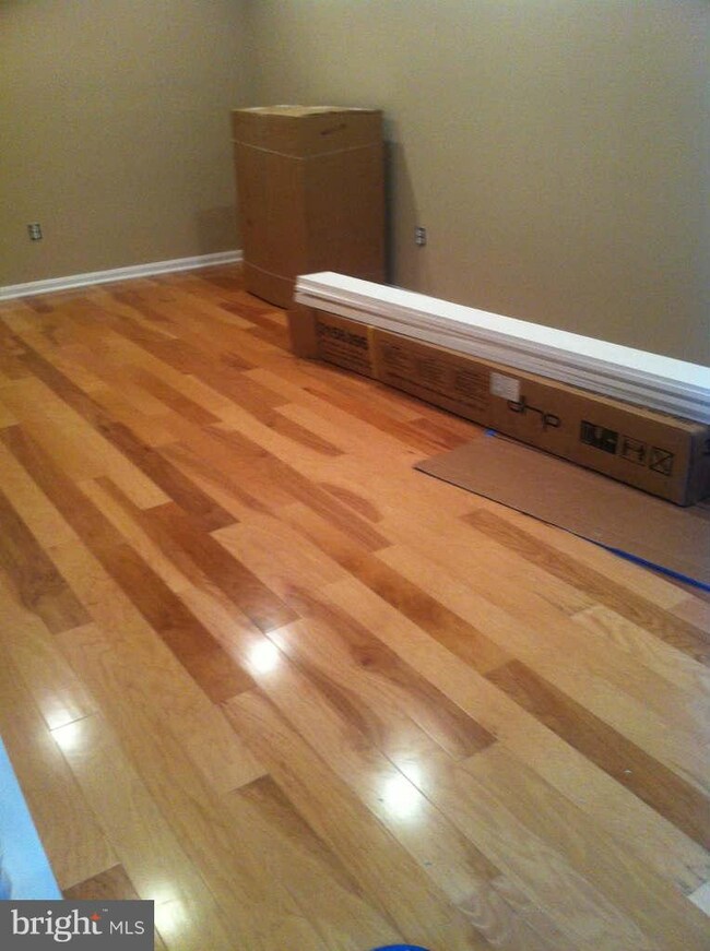 9736 Hagel Cir unit E, Lorton, VA 22079 - photo 3