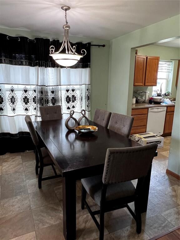 827 G Ave NW, Cedar Rapids, IA 52405 - photo 7