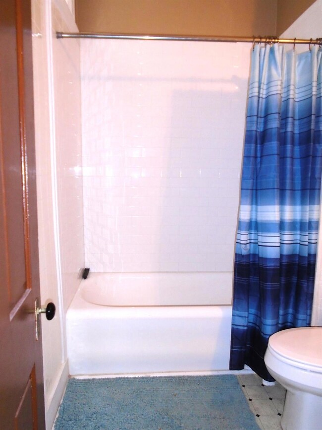 114 W 70th St, Cincinnati, OH 45216 - photo 6