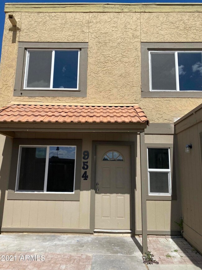 954 E Diamond Dr, Tempe, AZ 85283 - photo 3
