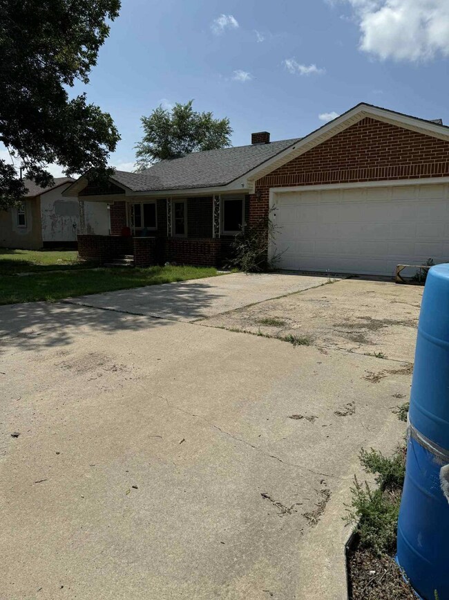 202 S 5th St, Texhoma, OK 73949 - photo 2