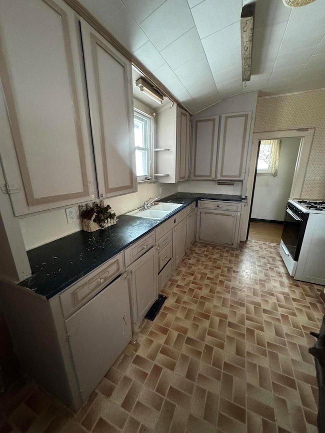 511 Cedar St, Alpena, MI 49707 - photo 5