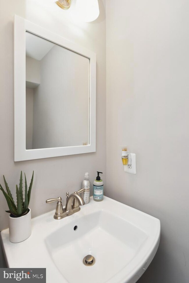 411 Garnett Rd, Joppa, MD 21085 - photo 6